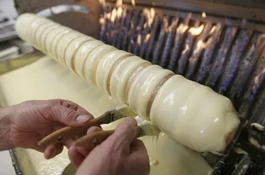 A kürtőskalács eredete és rokonsága